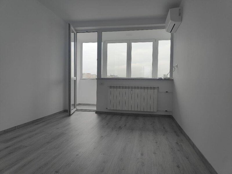 Titan, Brancusi, vis a vis de Parcul IOR,