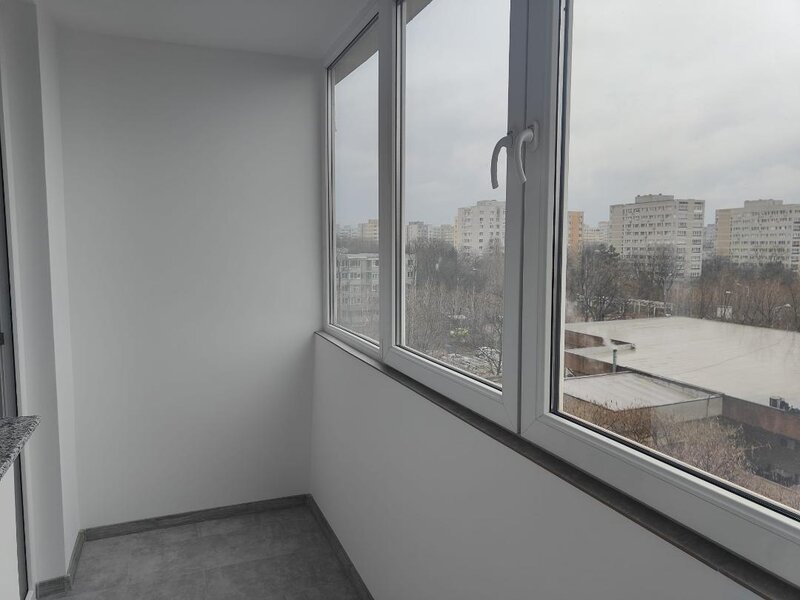 Titan, Brancusi, vis a vis de Parcul IOR,